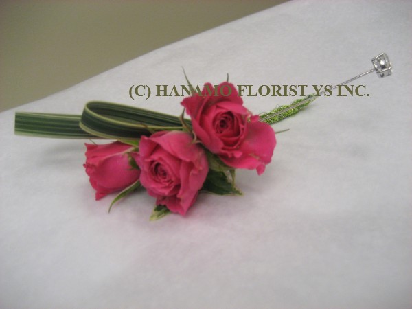 CORS018 Spray Rose Boutonniere